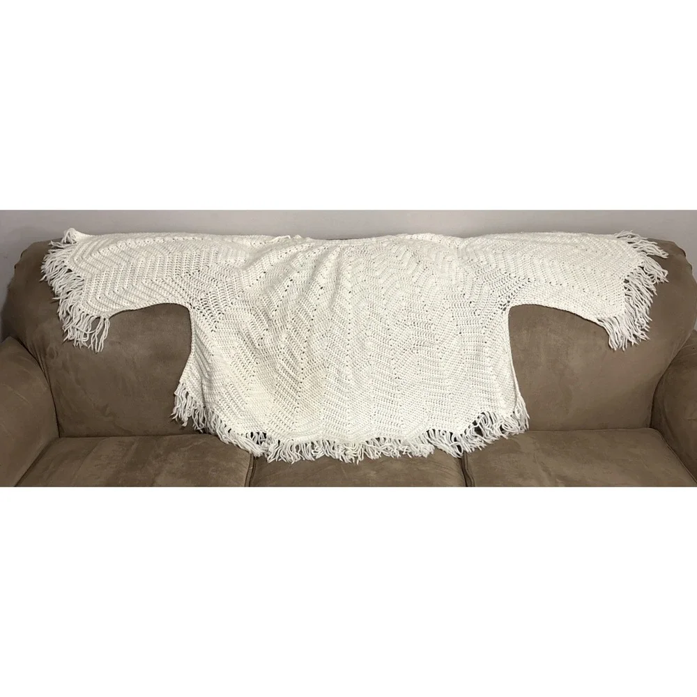 Vtg White Handmade Tree Skirt Shawl Wrap With Buttons Fringe Granny Core